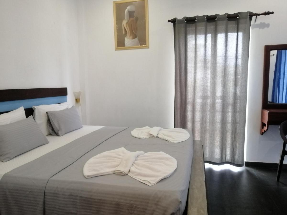 Le Petit Hotel & Restaurant Negombo Dış mekan fotoğraf