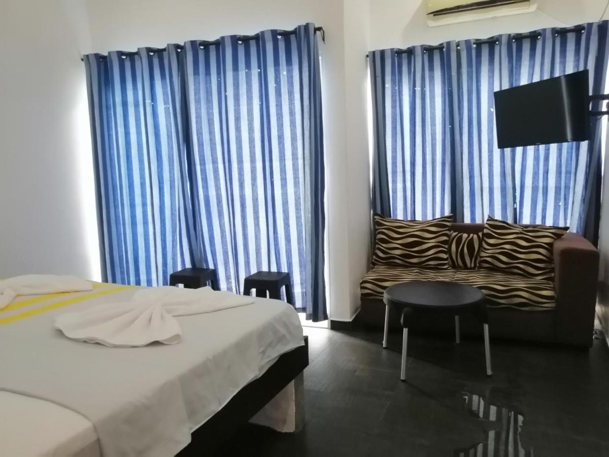 Le Petit Hotel & Restaurant Negombo Dış mekan fotoğraf