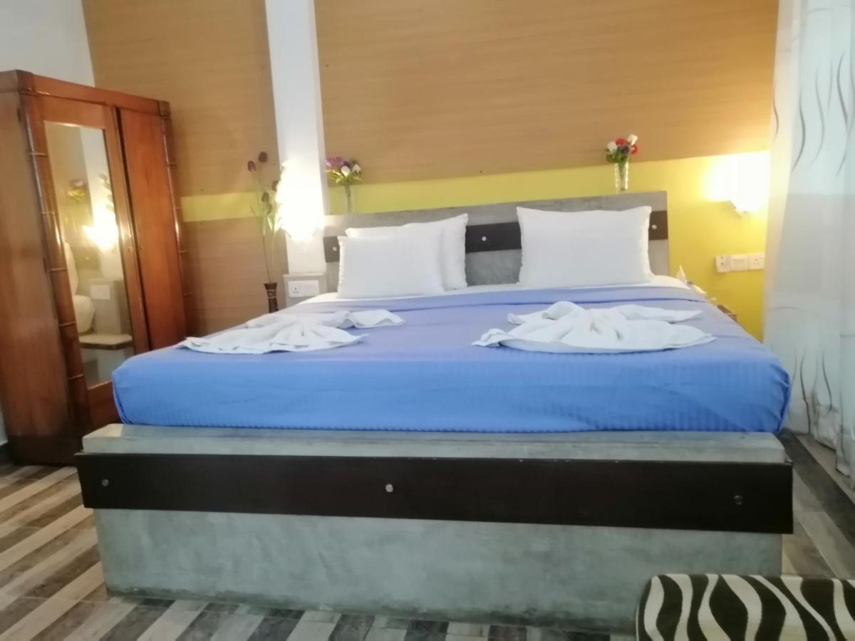 Le Petit Hotel & Restaurant Negombo Dış mekan fotoğraf