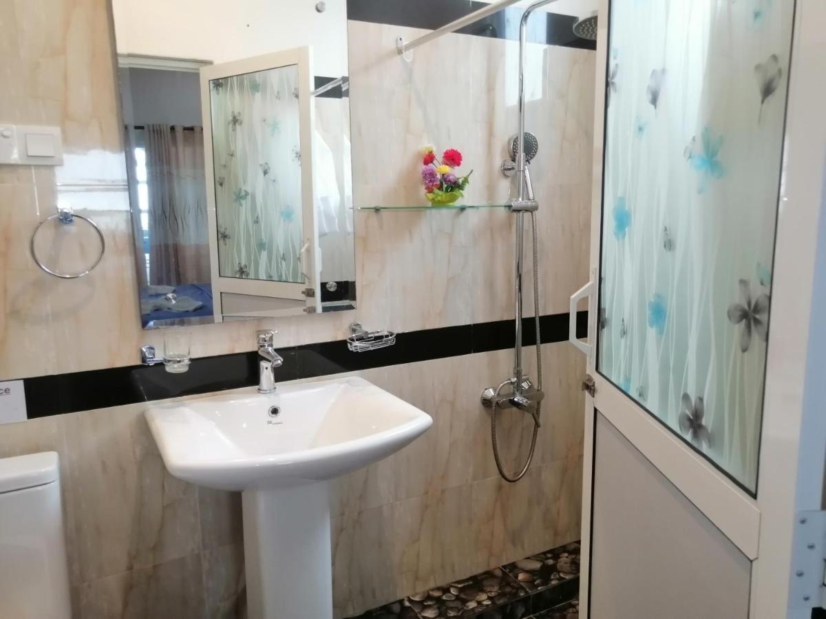 Le Petit Hotel & Restaurant Negombo Dış mekan fotoğraf