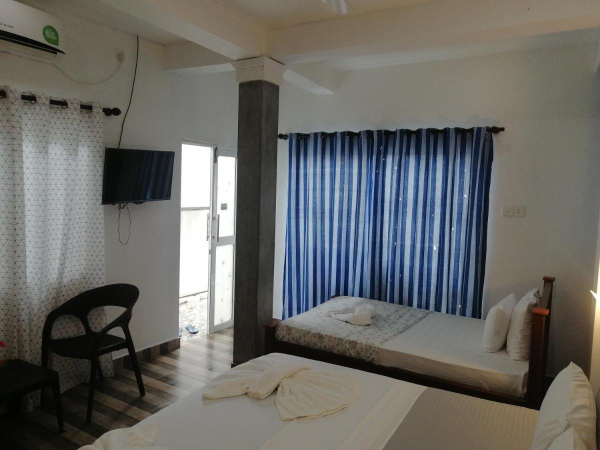 Le Petit Hotel & Restaurant Negombo Dış mekan fotoğraf