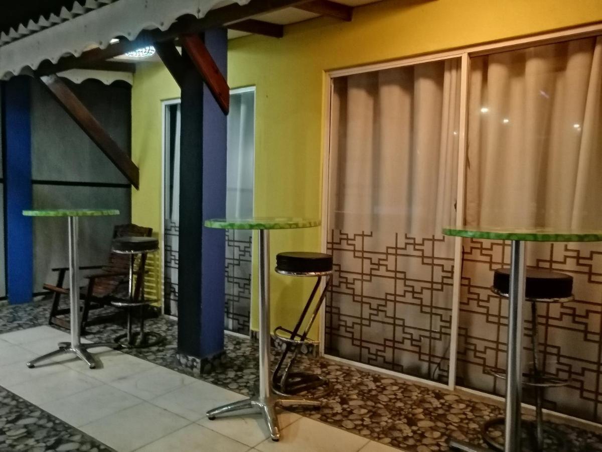 Le Petit Hotel & Restaurant Negombo Dış mekan fotoğraf