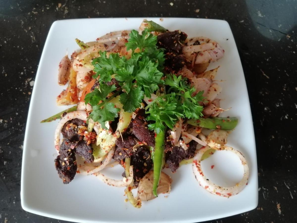 Le Petit Hotel & Restaurant Negombo Dış mekan fotoğraf