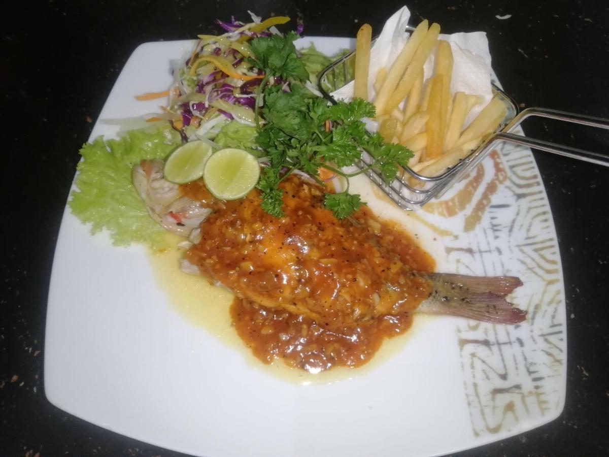 Le Petit Hotel & Restaurant Negombo Dış mekan fotoğraf