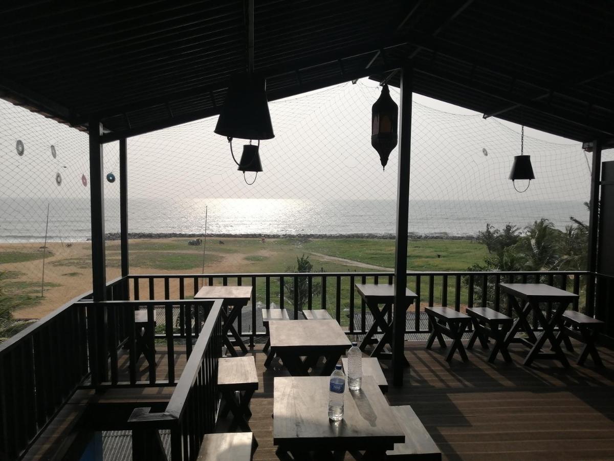 Le Petit Hotel & Restaurant Negombo Dış mekan fotoğraf